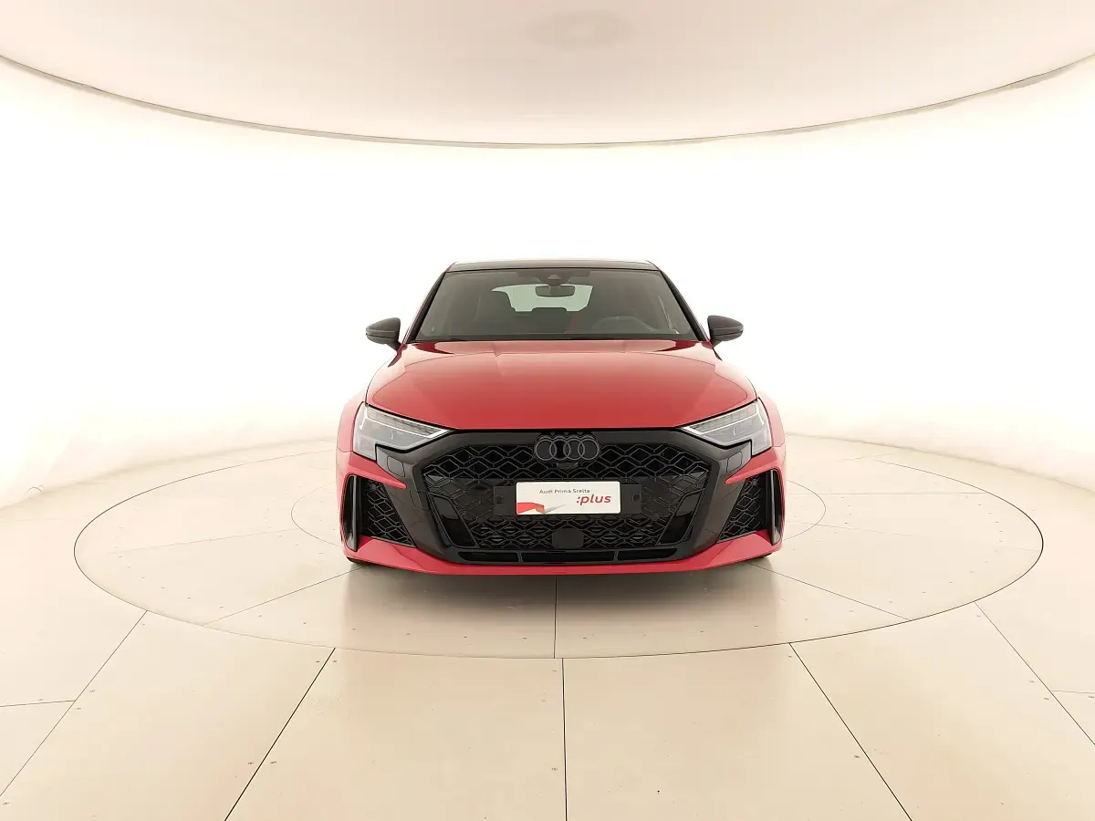 Usata Audi RS3 Comfort 400 CV (294 kW) 2025 Rosso progressivo metallizzato Berlina