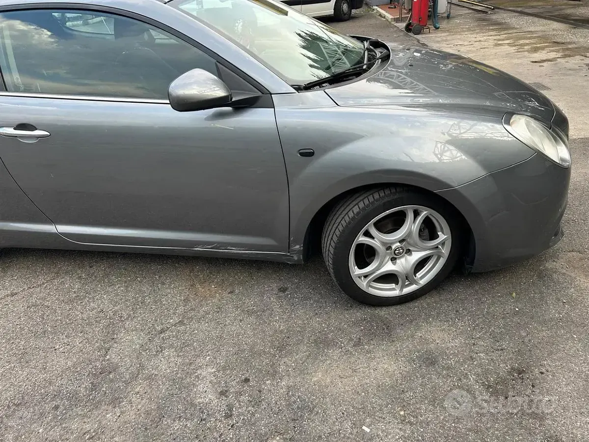 Usata Alfa Romeo MiTo 95 CV (69 kW) 2010 Grigio Utilitaria