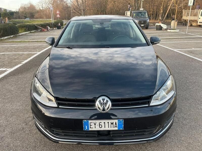 Nero Usata 2015 VW Golf VII Highline Tre volumi | 12.490 € (Buon prezzo) - Immagine 1/4