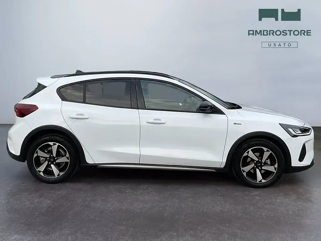 Usata Ford Focus Active 125 CV (91 kW) 2023 Frozen white SUV