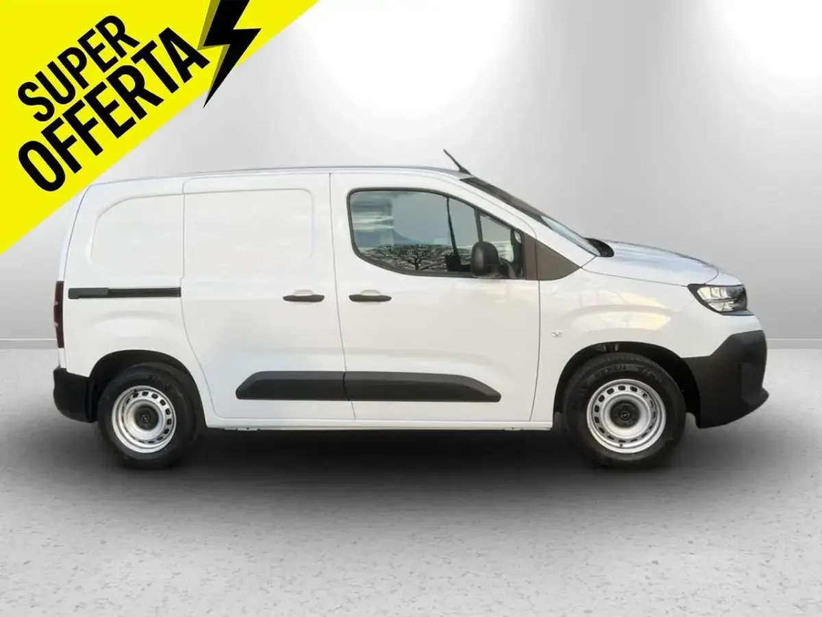Usata Opel Combo 102 CV (75 kW) 2025 Bianco Monovolume