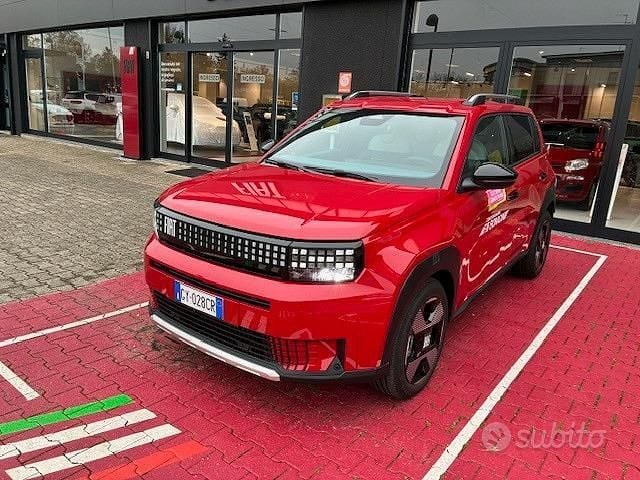 Nuova Fiat Grande Panda La Prima 110 CV (80 kW) 2025 Rosso Utilitaria