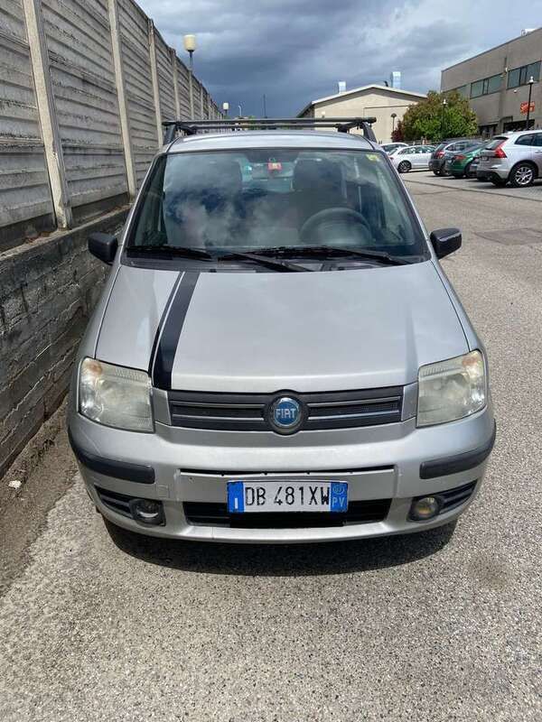 Argento Usata 2007 Fiat Panda Dynamic Due volumi | 2400 € (Buon prezzo) - Immagine 1/4