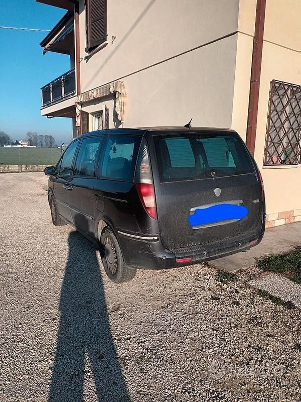Usata Lancia Phedra 128 CV (94 kW) 2012 Grigio Monovolume