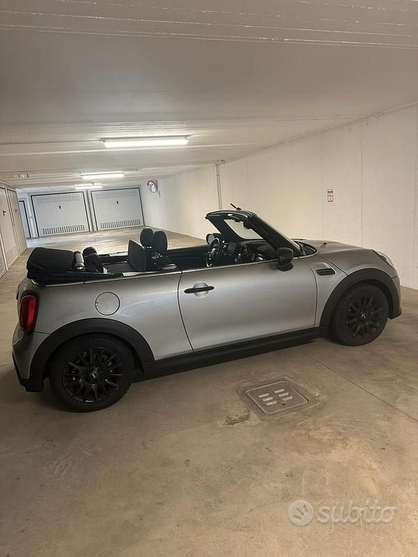 Usata Mini Cooper Cabriolet 190 CV (139 kW) 2024 Grigio Cabrio