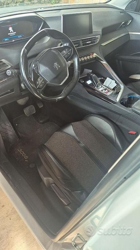 Usata Peugeot 3008 120 CV (88 kW) 2018 SUV