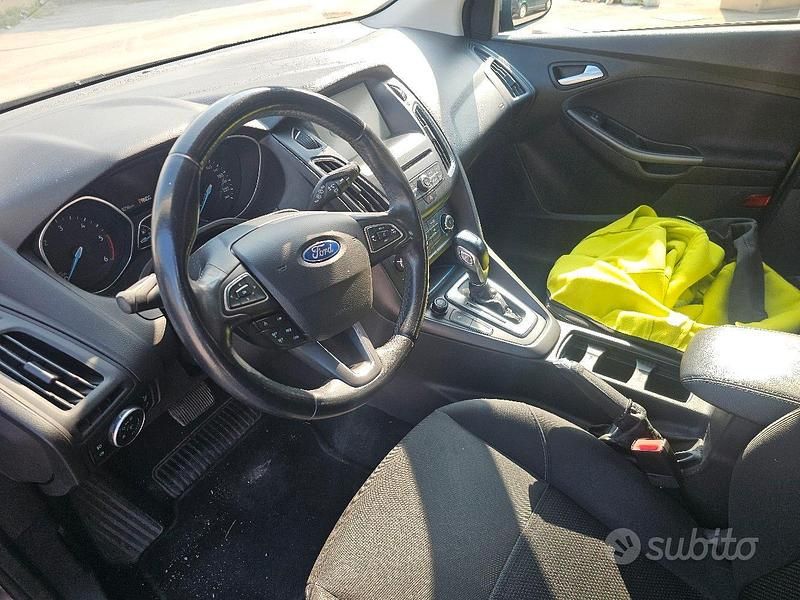 Usata Ford Focus S 120 CV (88 kW) 2016 Grigio Station wagon