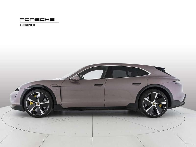 Usata Porsche Taycan Cross Turismo 559 kW (761 CV) 2021 1i frozenberry metallizzato Station wagon