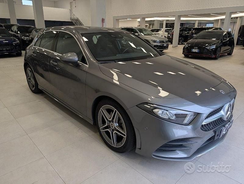 Usata Mercedes A180 Premium 116 CV (85 kW) 2019 Grigio Berlina