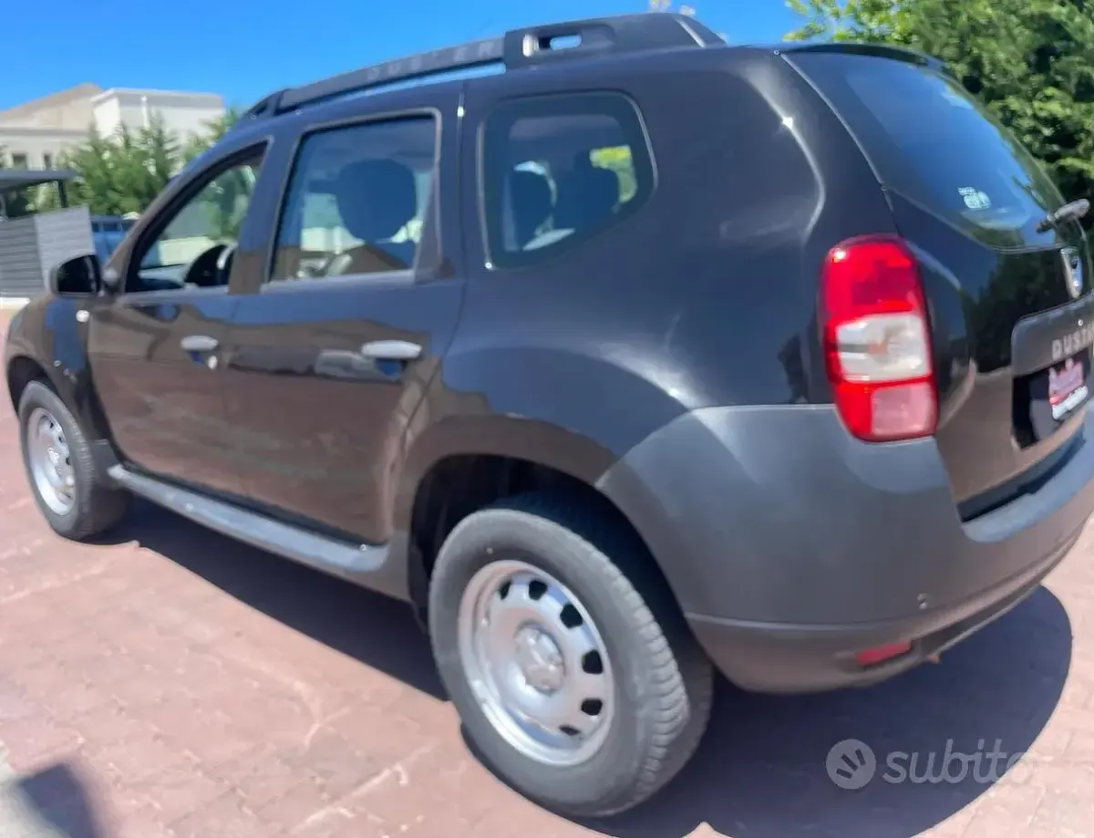 Usata Dacia Duster Ambiance 90 CV (66 kW) 2016 Nero SUV