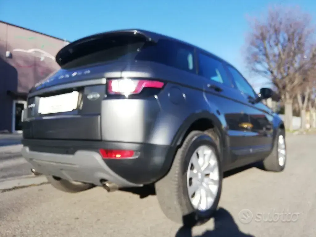 Usata Land Rover Range Rover evoque Pure 150 CV (110 kW) 2018 Grigio scuro SUV