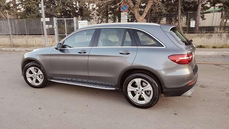 Usata Mercedes GLC250 204 CV (150 kW) 2016 Grigio SUV