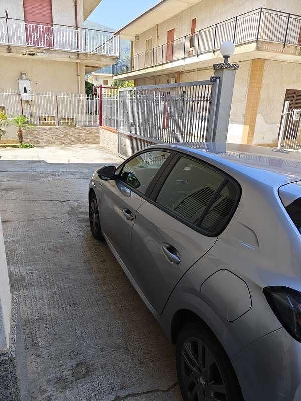 Usata Peugeot 208 Active 75 CV (55 kW) 2022 Grigio Utilitaria