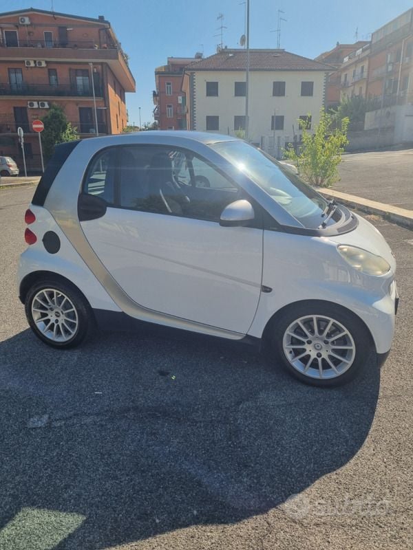 Usata Smart ForTwo Coupé 71 CV (52 kW) 2010 Utilitaria