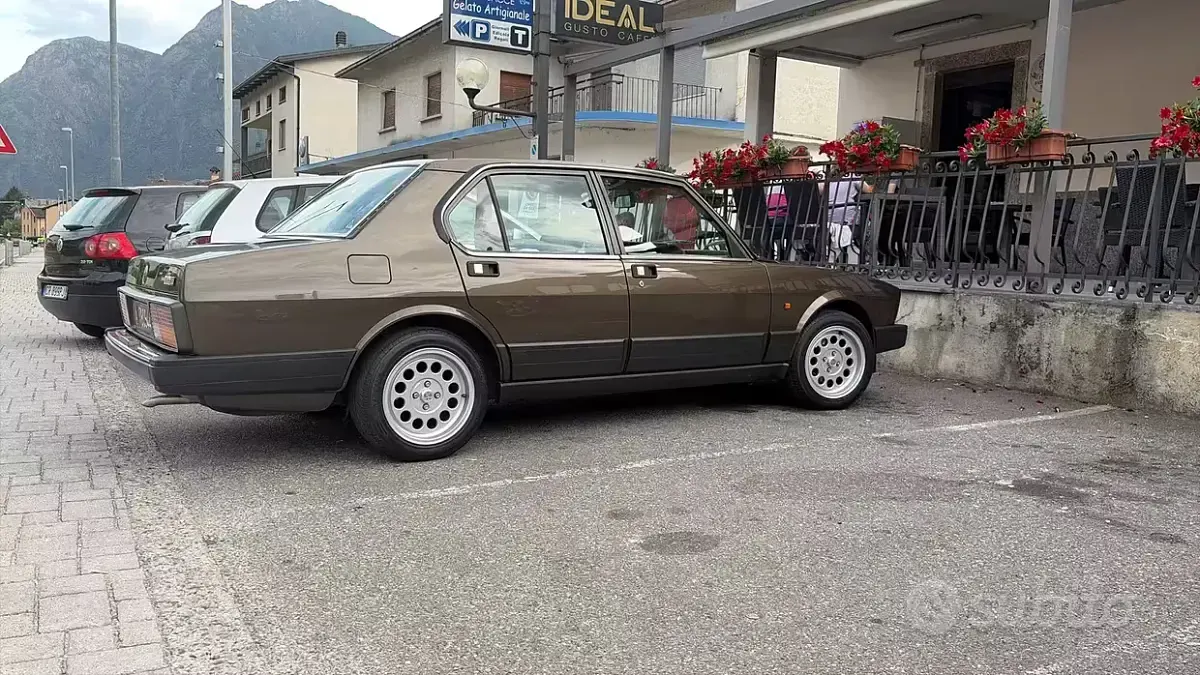 Usata Alfa Romeo Alfetta 130 CV (95 kW) 1983 Berlina