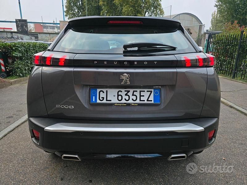 Usata Peugeot 2008 Allure 131 CV (96 kW) 2022 Grigio SUV