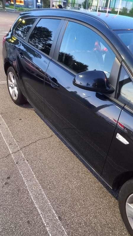 Usata Opel Astra Cosmo 140 CV (102 kW) 2014 Nero Station wagon