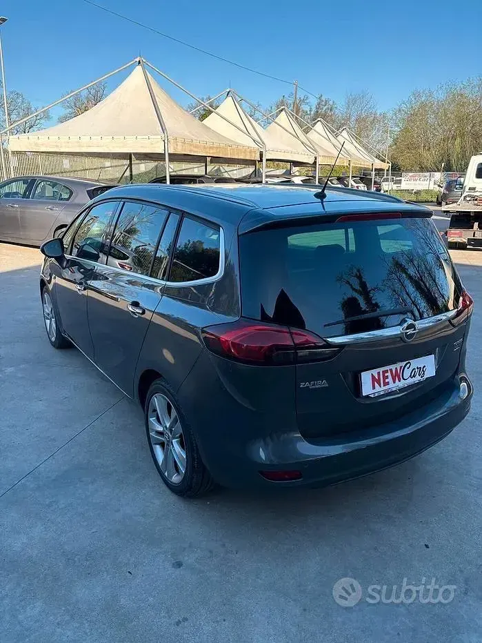 Usata Opel Zafira Tourer 140 CV (102 kW) 2012 Grigio Monovolume