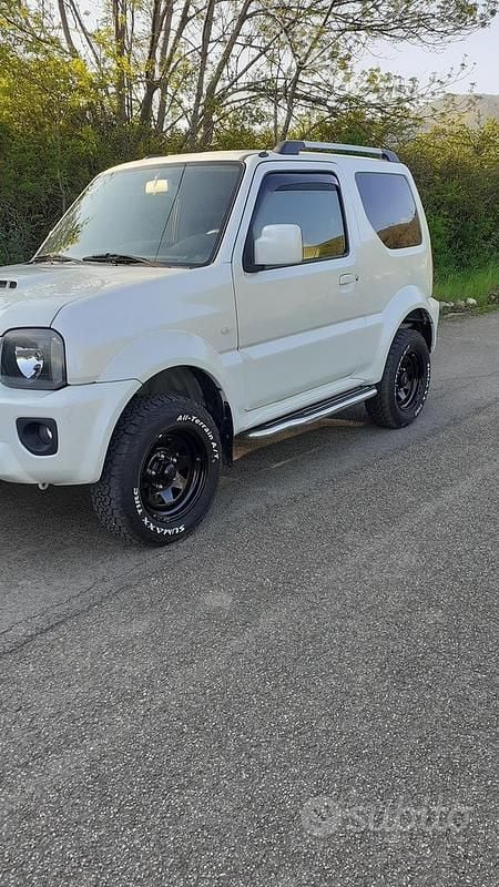 Usata Suzuki Jimny 85 CV (62 kW) 2017 Bianco SUV