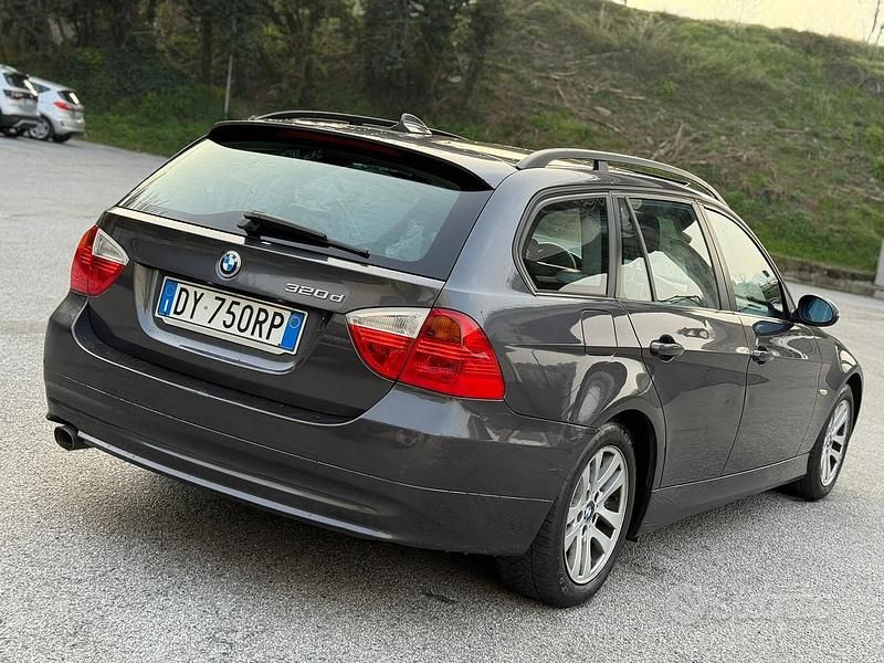 Usata BMW 320 177 CV (130 kW) 2009 Grigio Station wagon
