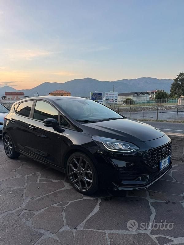 Nero Usata 2022 Ford Fiesta ST-Line Utilitaria | 14.800 € (Buon prezzo) - Immagine 1/4