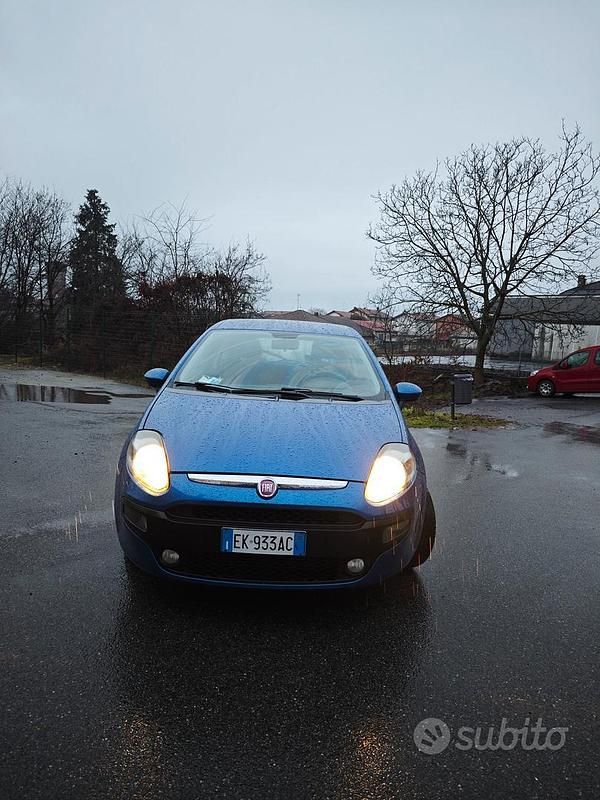 Usata Fiat Punto Evo 65 CV (47 kW) 2011 Blu Utilitaria
