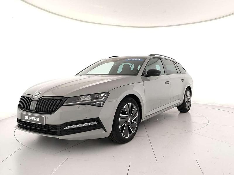 Grigio acciaio Usata 2024 Skoda Superb SportLine Station wagon | 37.900 € (Cara) - Immagine 1/4