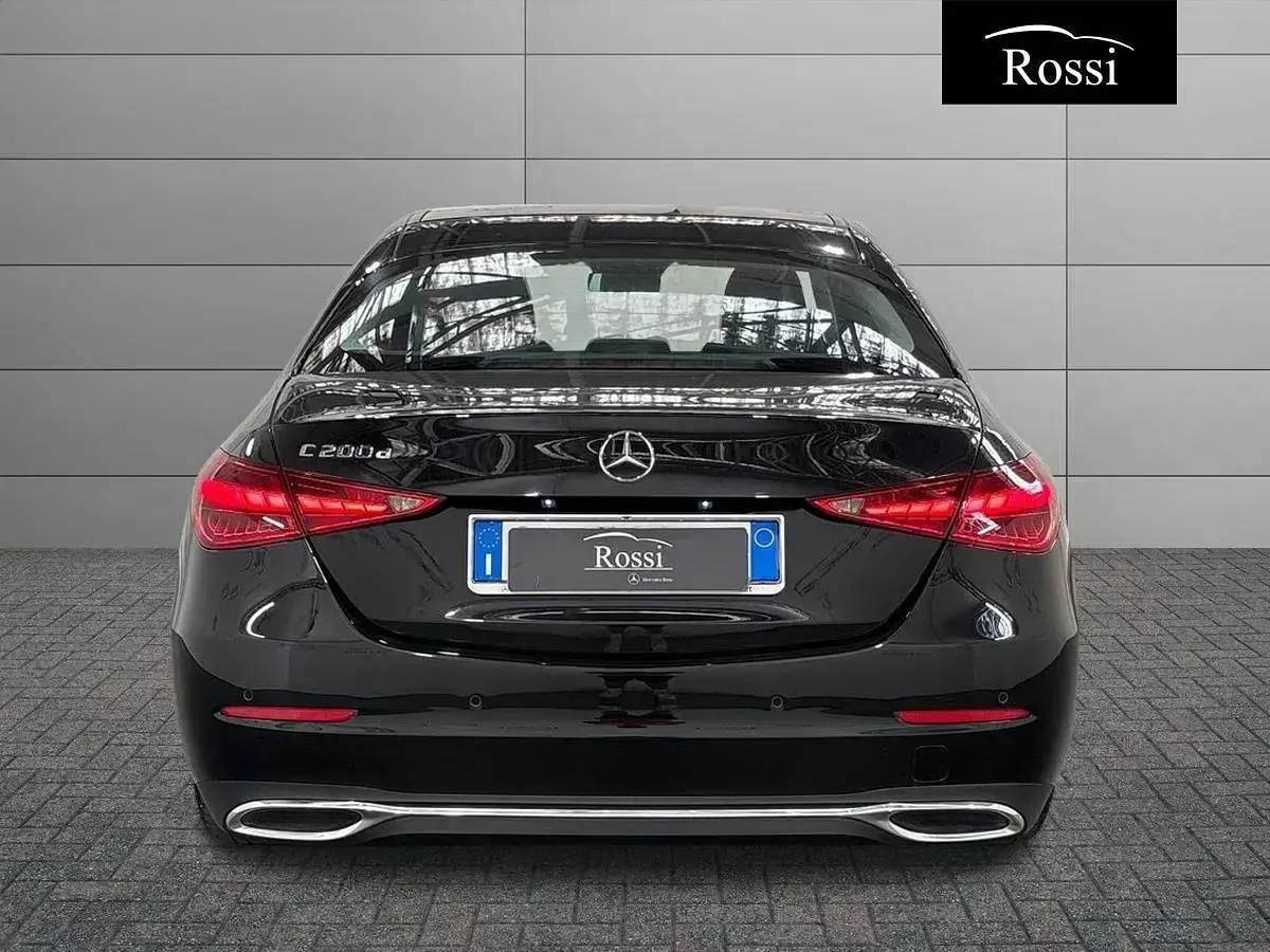Usata Mercedes C200 163 CV (119 kW) 2023 Nero metallizzato Berlina