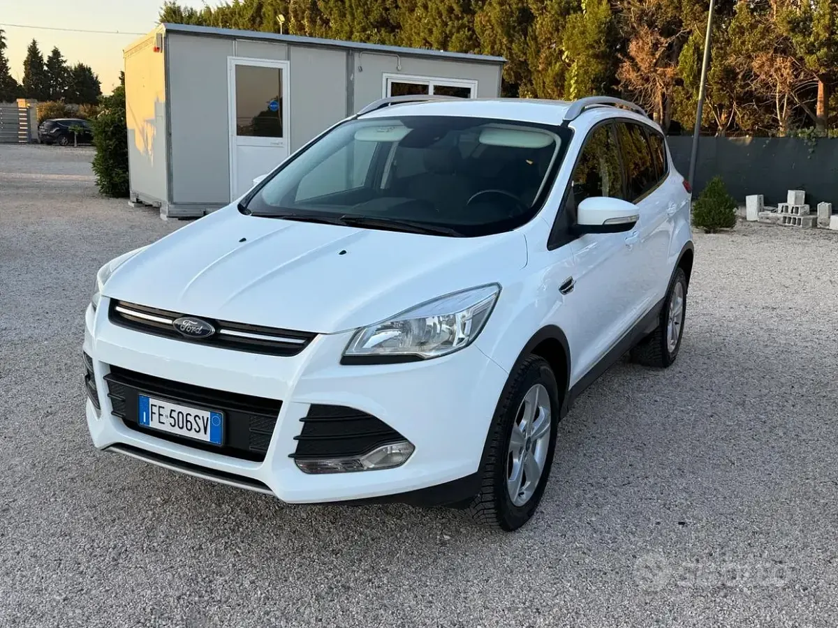 Usata Ford Kuga Titanium 120 CV (88 kW) 2016 Bianco SUV