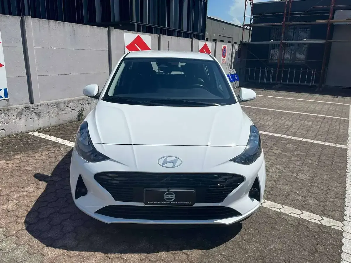 Usata Hyundai i10 63 CV (46 kW) 2025 Bianco Utilitaria