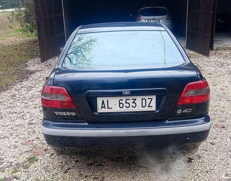 Usata Volvo S40 116 CV (85 kW) 1996 Nero Berlina