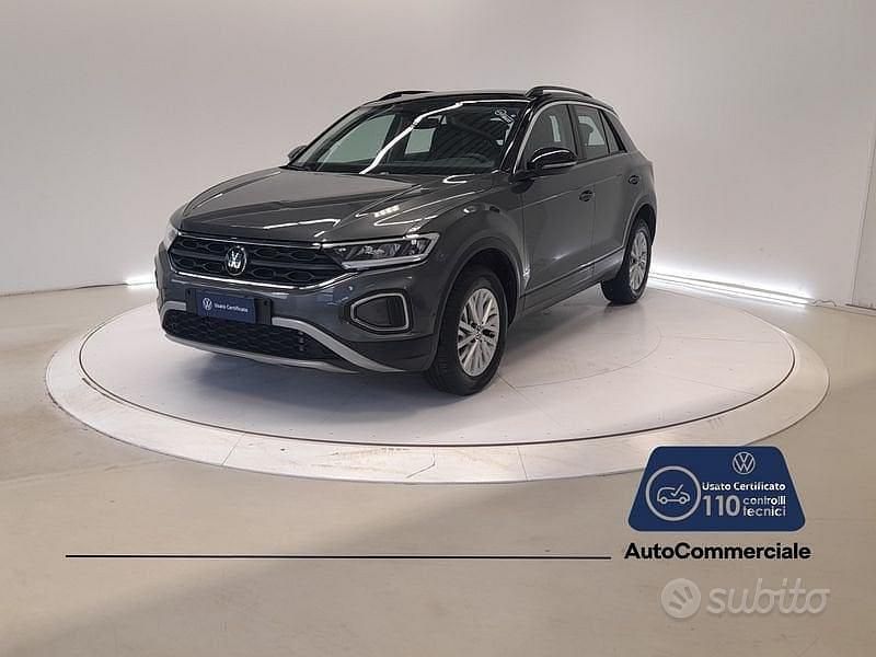 Usata VW T-Roc Life 150 CV (110 kW) 2024 Grigio scuro SUV