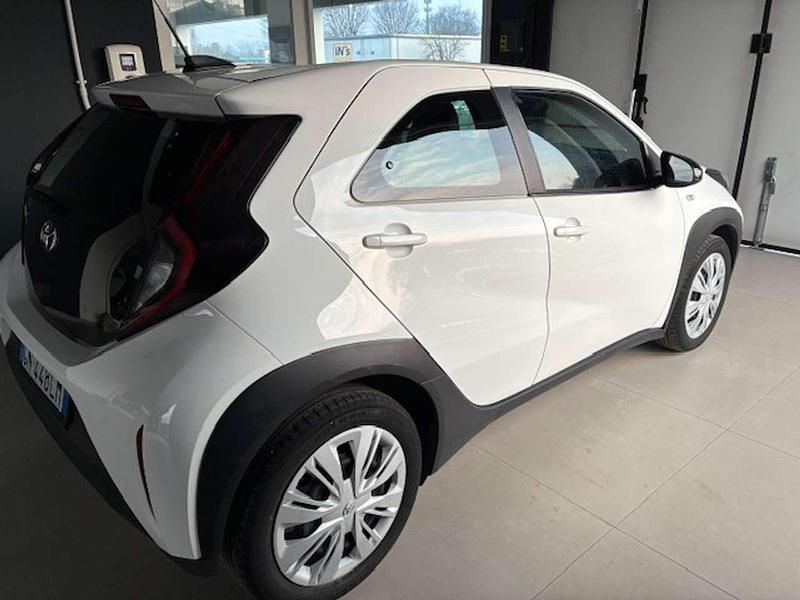Usata Toyota Aygo X Active 72 CV (52 kW) 2023 Bianco SUV