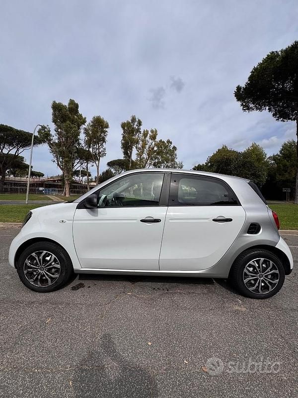 Usata Smart ForFour 71 CV (52 kW) 2018 Bianco Utilitaria