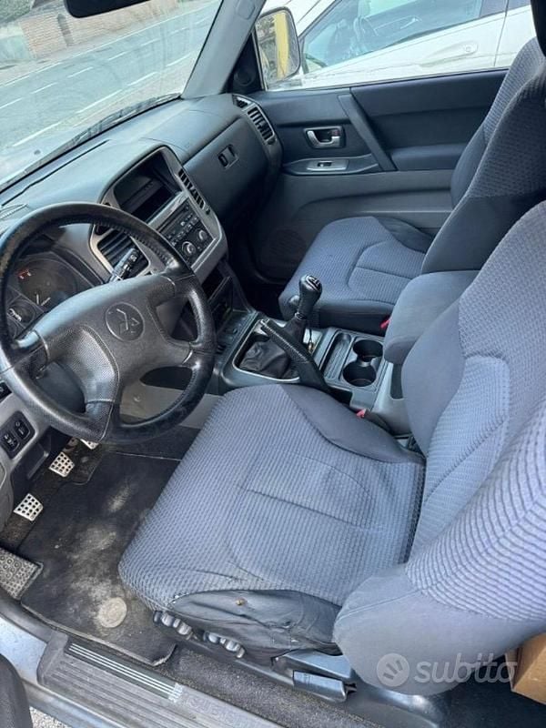 Usado Mitsubishi Pajero 160 CV (117 kW) 2005 Gris SUV
