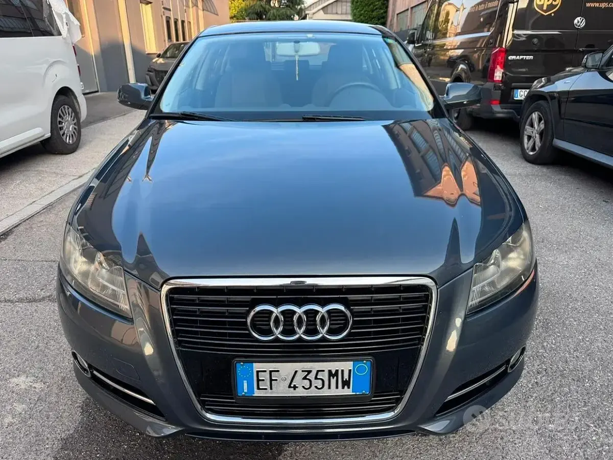 Usata Audi A3 Attraction 105 CV (77 kW) 2010 Grigio Utilitaria