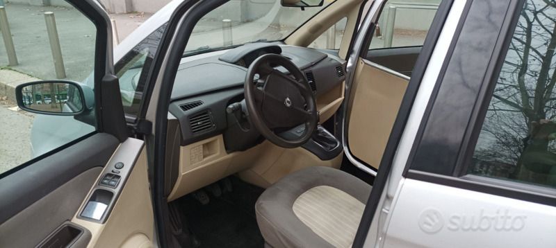 Usata Lancia Musa 2005 Grigio Monovolume