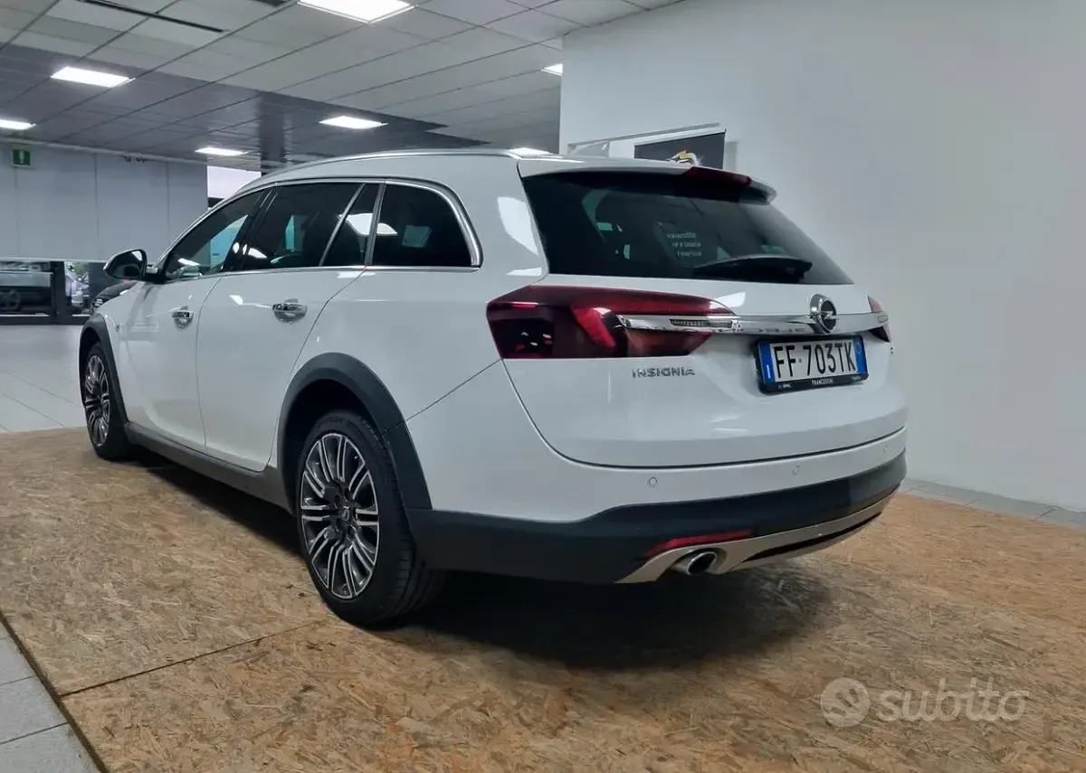 Usata Opel Insignia 170 CV (125 kW) 2016 Bianco Station wagon
