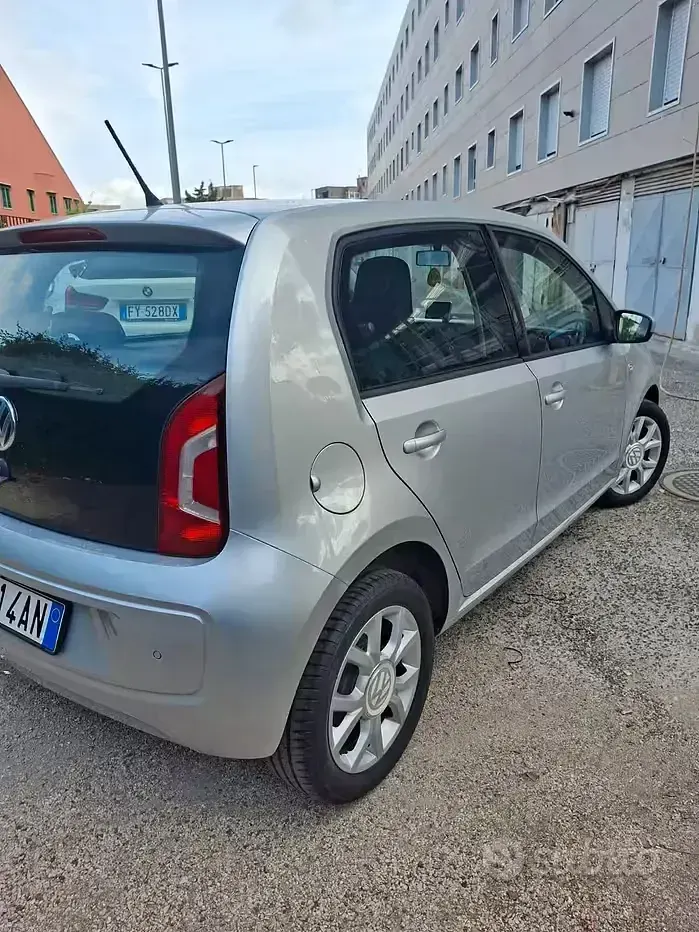 Usata VW up! 75 CV (55 kW) 2016 Grigio Utilitaria