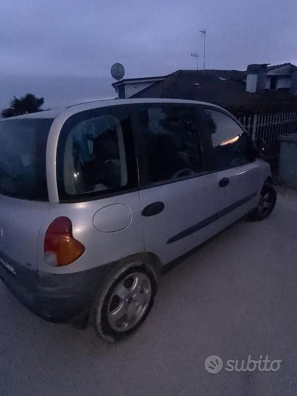 Usata Fiat Multipla 2002 Grigio Monovolume