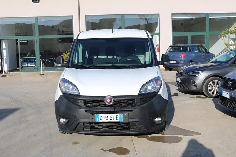 Usata Fiat Doblò 120 CV (88 kW) 2021 Bianco Monovolume