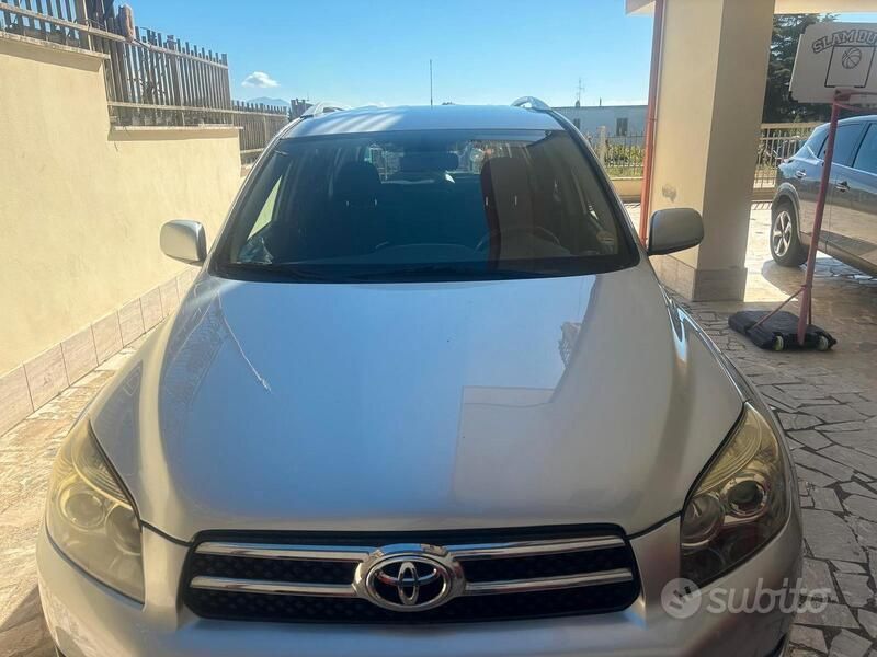 Usata Toyota RAV4 177 CV (130 kW) 2006 Grigio SUV