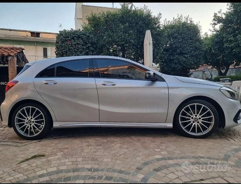 Usata Mercedes A180 Premium 109 CV (80 kW) 2016 Utilitaria