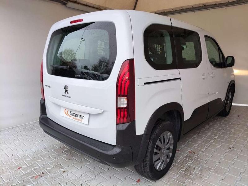 Usata Peugeot Rifter Active 131 CV (96 kW) 2023 Bianco Monovolume