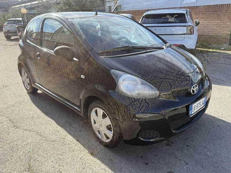 Usata Toyota Aygo Sol 68 CV (50 kW) 2010 Nero Utilitaria