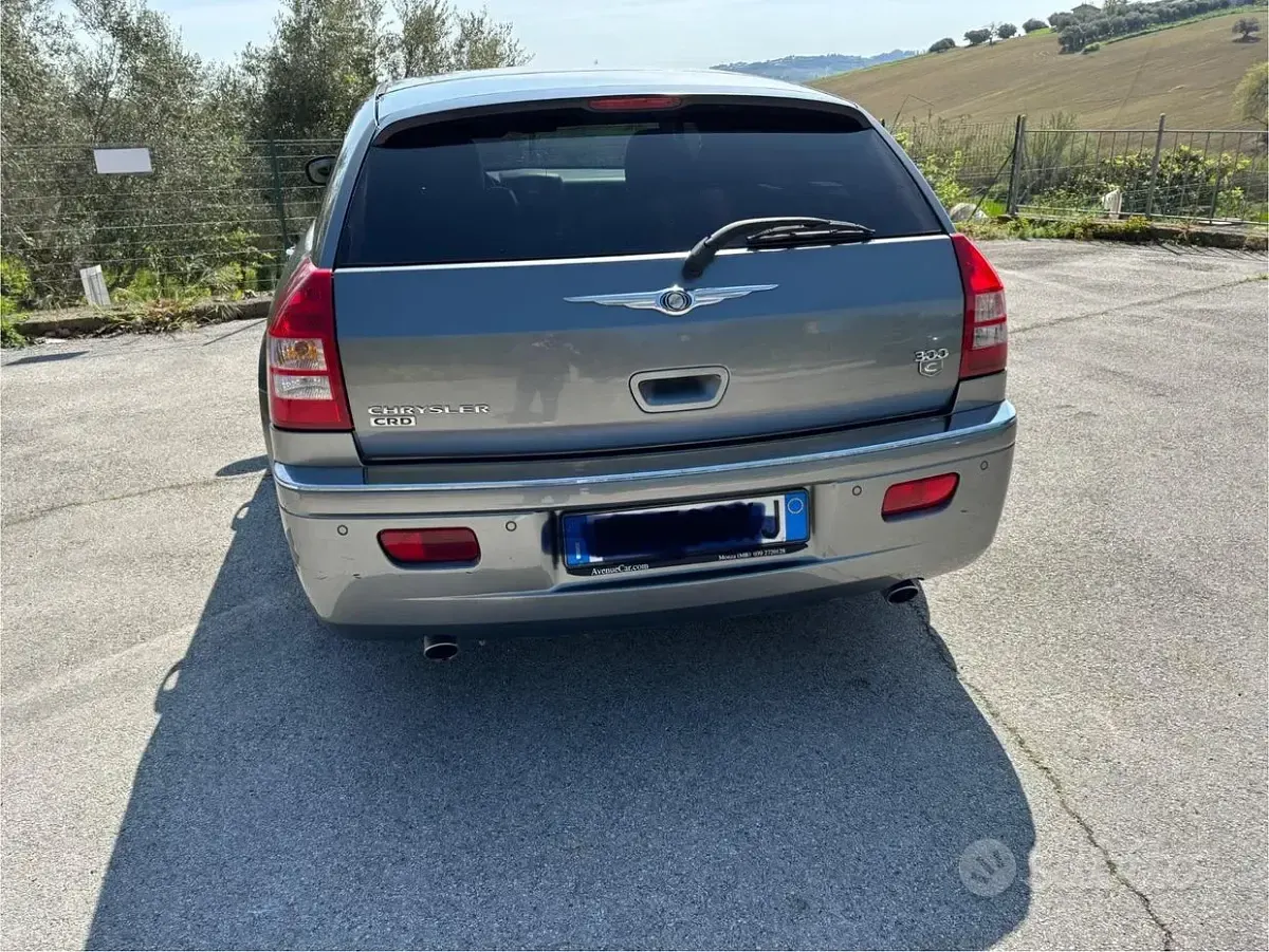 Usata Chrysler 300C Touring 218 CV (160 kW) 2007 Grigio Station wagon