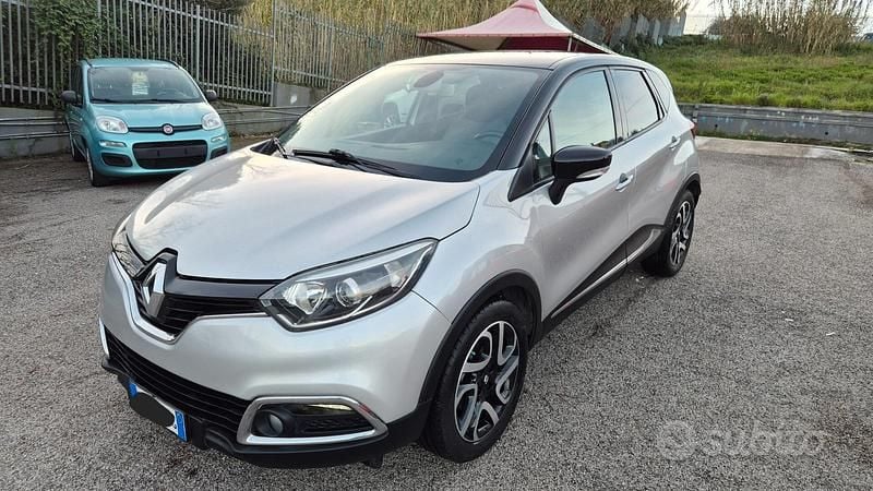 Usata Renault Captur 90 CV (66 kW) 2015 Grigio SUV