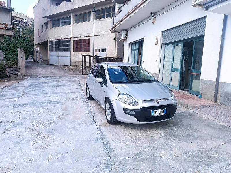 Usata Fiat Punto Evo 95 CV (69 kW) 2011 Grigio Utilitaria