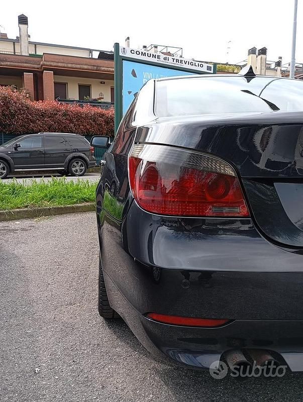 Usata BMW 530 Efficient Dynamics 218 CV (160 kW) 2003 Blu/azzurro Berlina