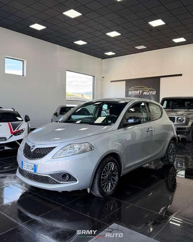Usata Lancia Ypsilon S 95 CV (69 kW) 2016 Grigio Utilitaria